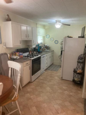 Charleston, SC themed - conveniently located well appointed one bedroom apartment in Columbia South Carolina